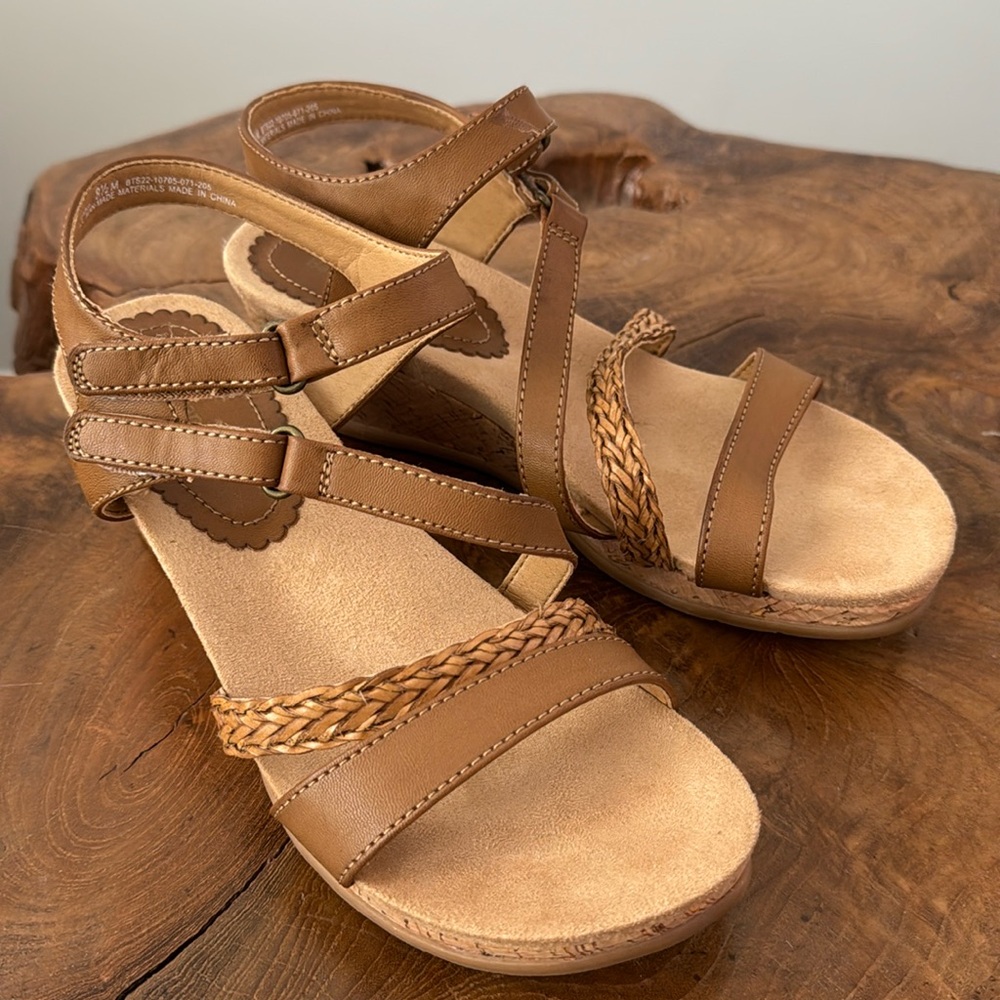 Baretraps Brown Wedge Sandals